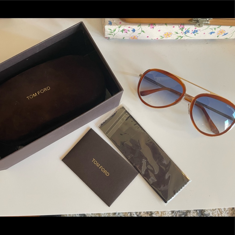 red tom ford aviator sunglasses